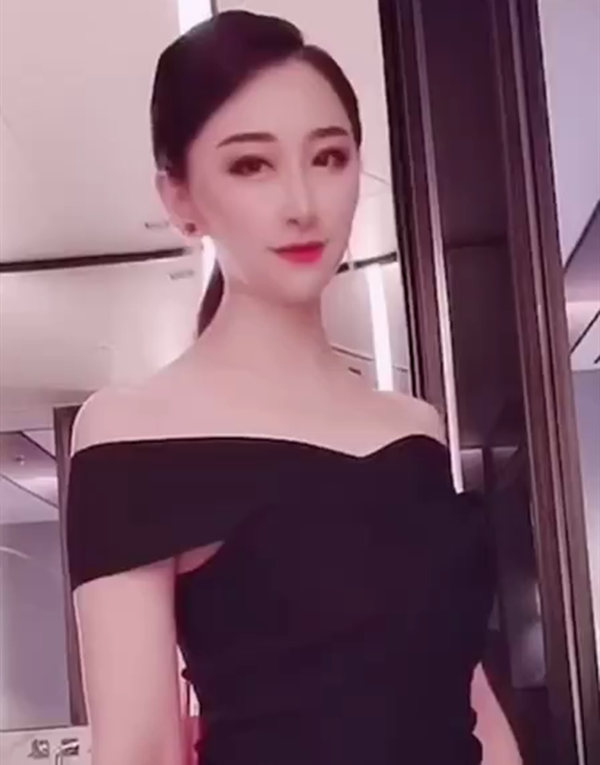 芝加哥伴游大学生