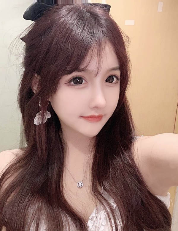 温哥华伴游模特