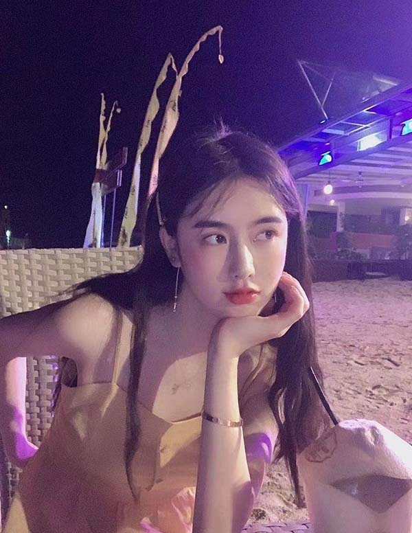 纽约外围女大学生