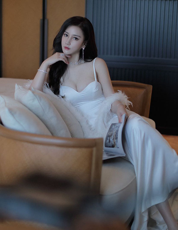 曼谷高端模特微信