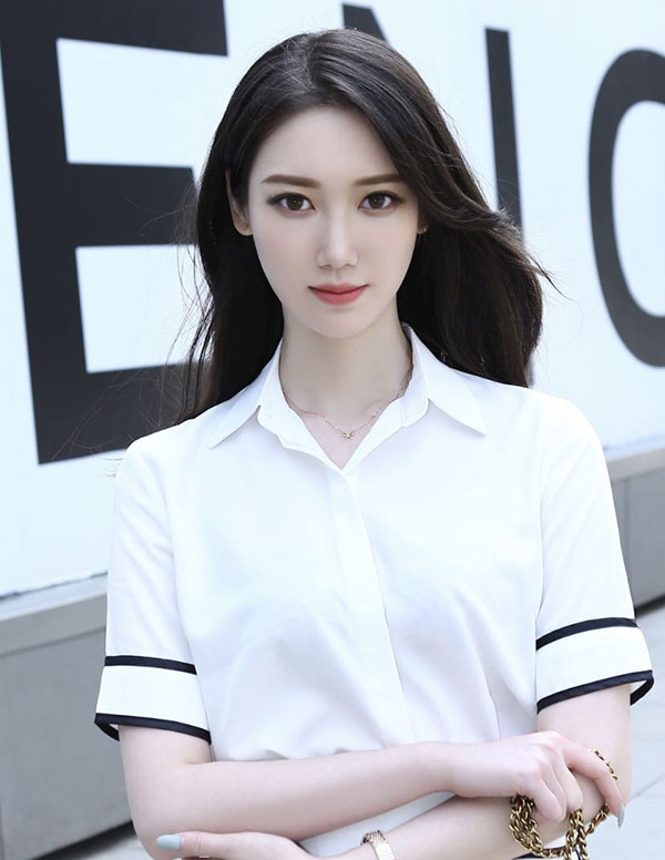 温哥华伴游大学生