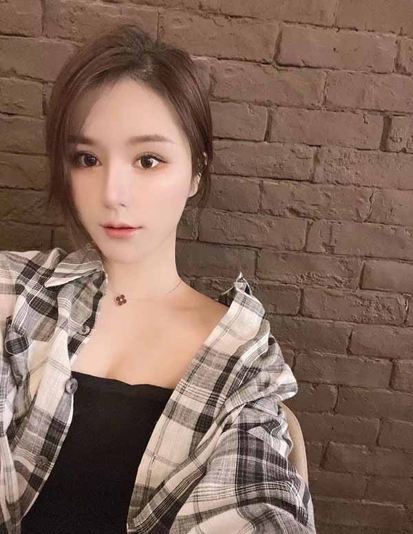 纽约外围女经纪人